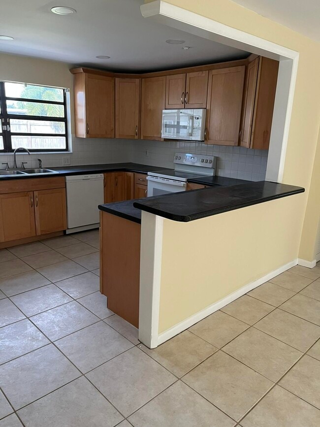 Building Photo - 9167 Birmingham Dr