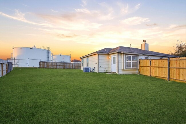 Building Photo - 20615 Moonrise River Ln