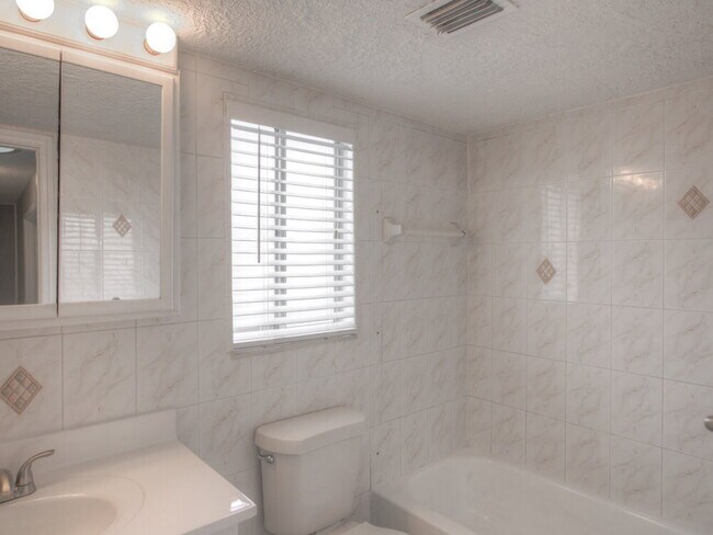 Building Photo - 2922 Loch Arbor Ct