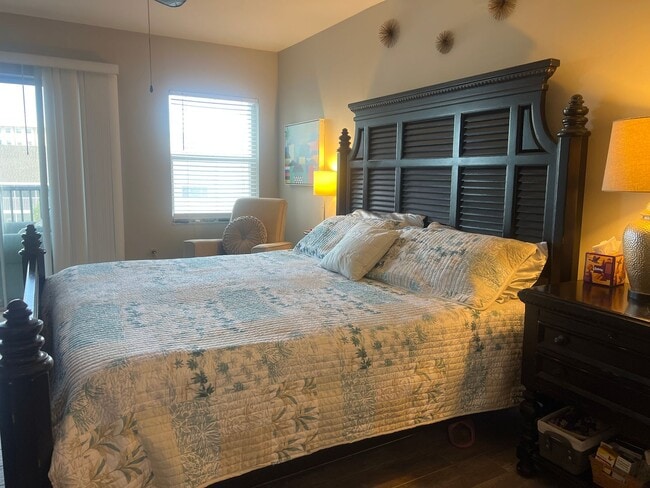 Building Photo - NEW PRICE! 2BD/2BA with Detached Carport on Venice Island!