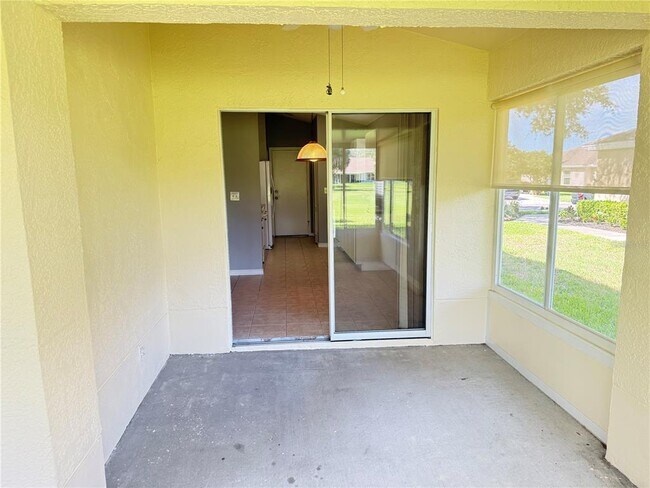 Building Photo - 2217 Brookfield Greens Cir