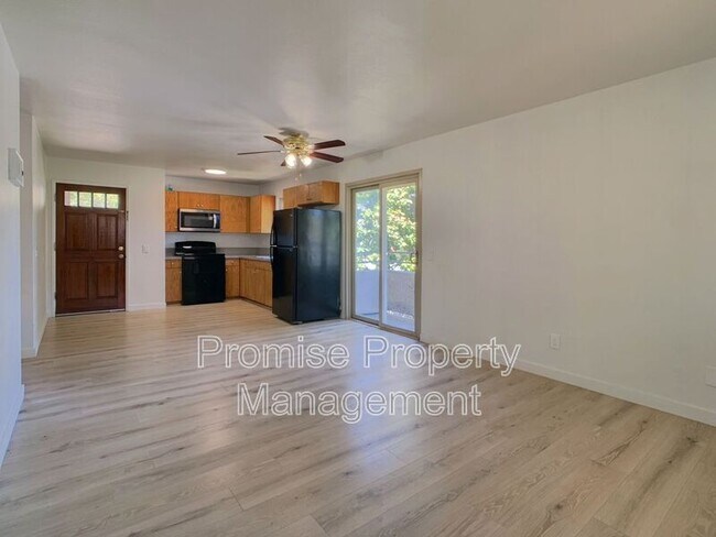 Building Photo - 540 65th St