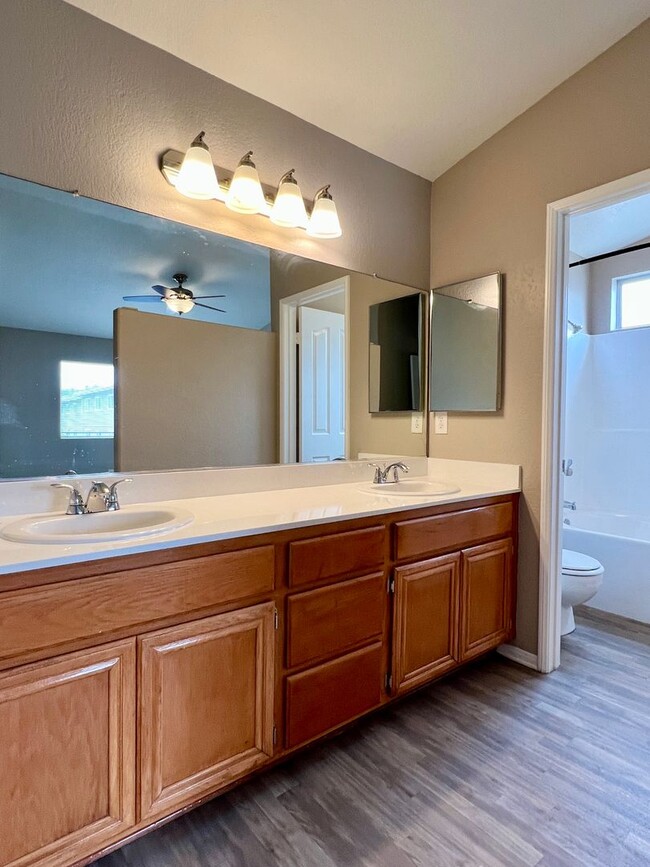 Building Photo - Two Story, 2 Bedroom 2.5 Bath House w/Cent...