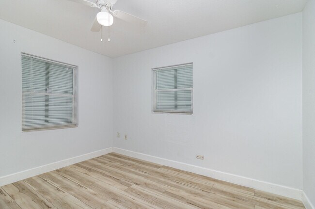 Building Photo - 2125 Smathers Cir S