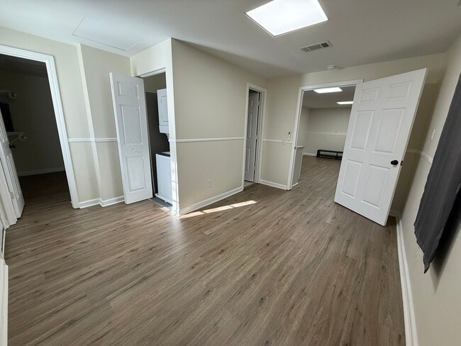 Building Photo - 546 Matthew Dr