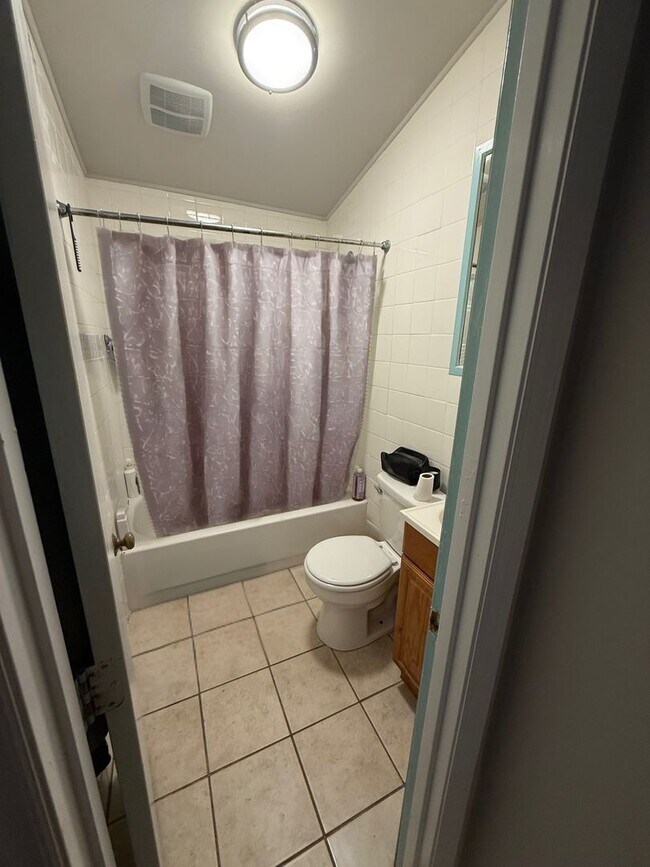 Building Photo - 116 Kenan St