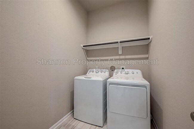 Building Photo - 2559 Terrace Point Dr