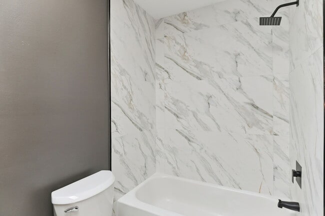 Building Photo - 2414 Lime Tree Dr