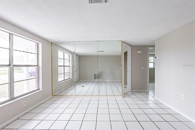 Building Photo - Charming 2BR House in Port Richey