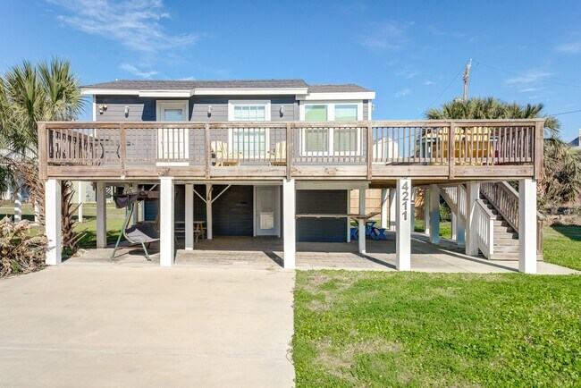 Building Photo - 4211 Surf Dr