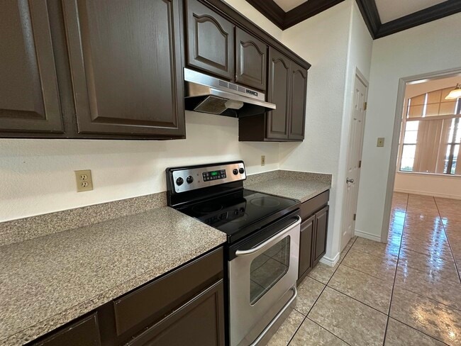 Building Photo - 302 Echo Valley Dr
