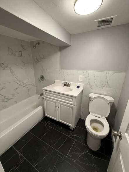 Building Photo - 179 New St