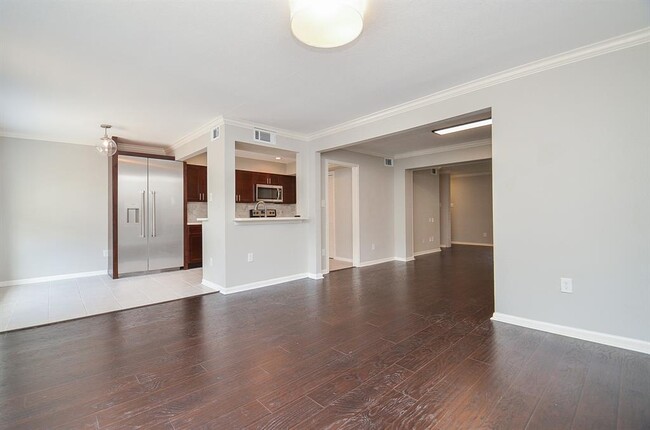 Building Photo - 1549 W Sam Houston Pkwy S