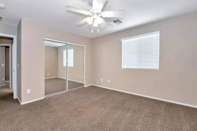 Building Photo - 4058 E Carla Vista Dr