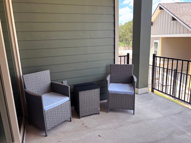 Building Photo - 131 Ace Ln