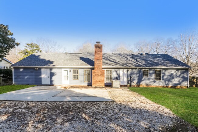 Building Photo - 5117 Chestnut Lake Dr