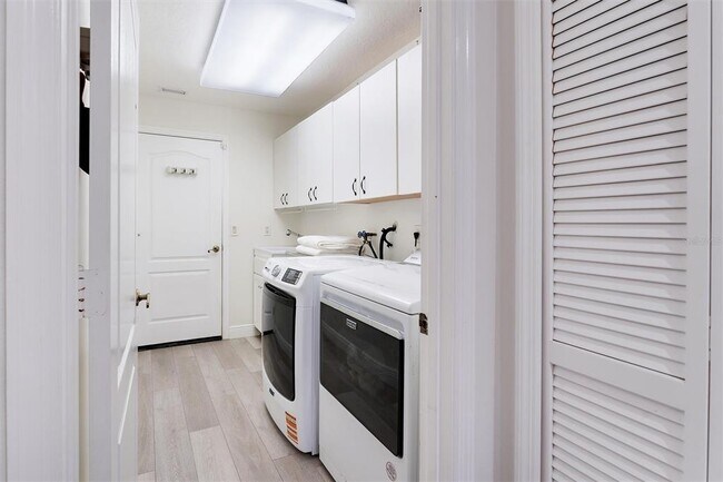 Building Photo - 352 Swansea Ct