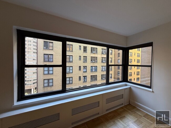 Building Photo - 412 E 55th St