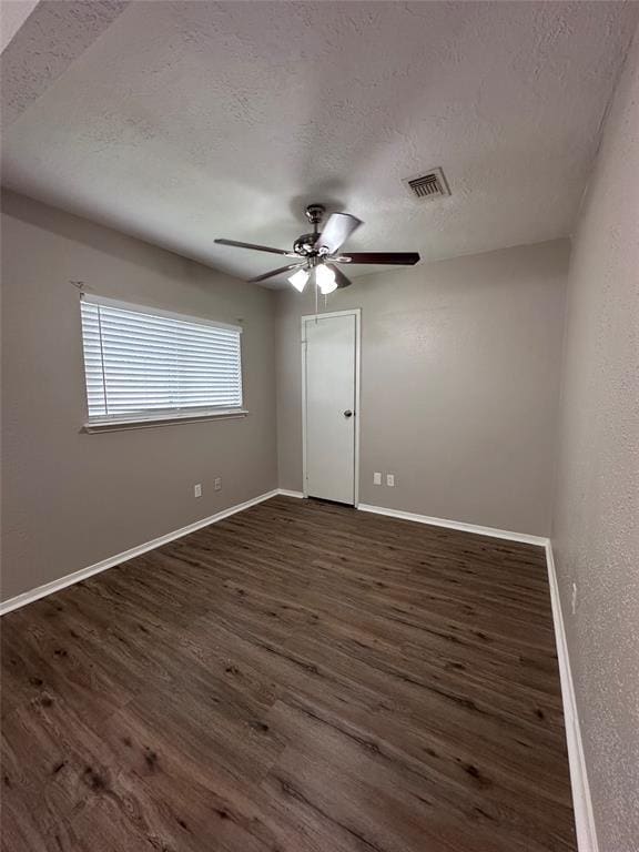 Building Photo - 5255 Beaverbrook Dr