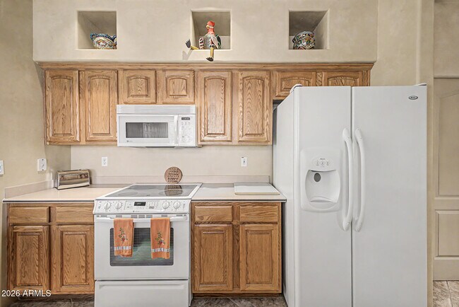 Building Photo - 6540 E Redmont Dr