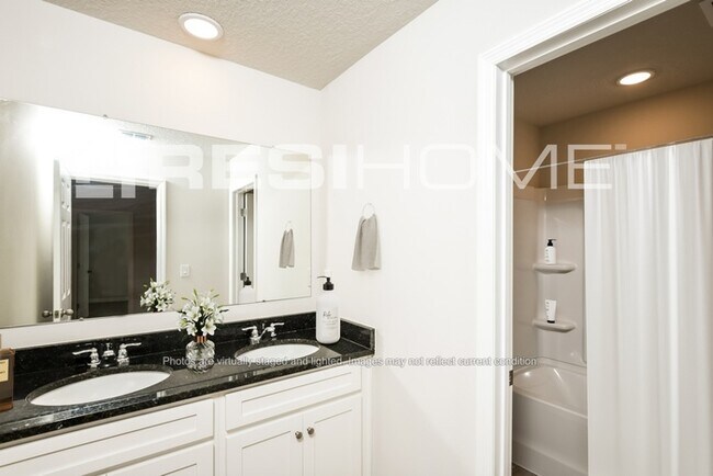 Building Photo - 172 Honeytree Ln