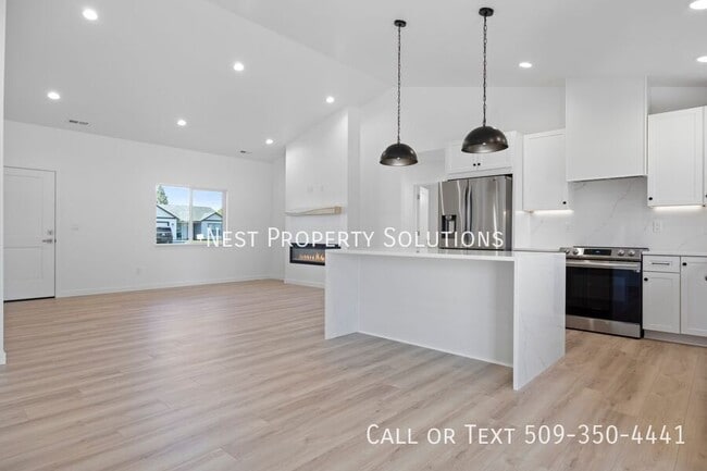Building Photo - 914 N Washington Ct
