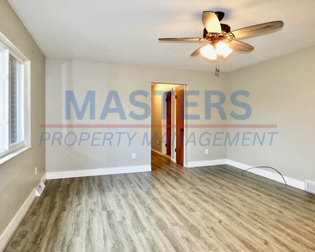 Building Photo - 2017 Garden Ln