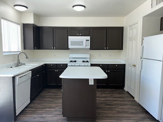 Building Photo - 6117 Breeders Cup St