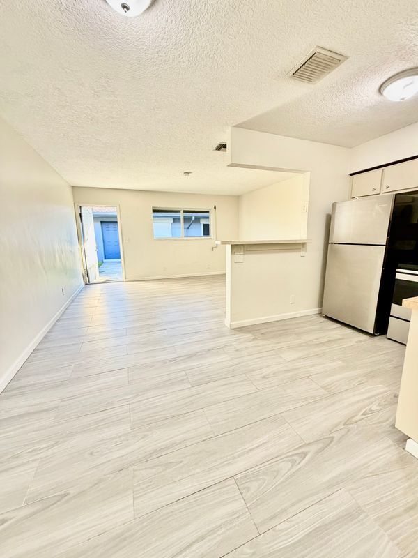 Building Photo - 1821 N 17th Ct