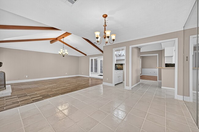 Building Photo - 13903 Chevy Chase Dr