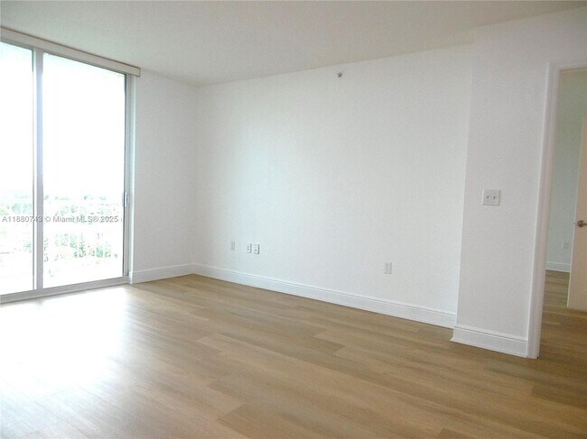 Building Photo - 3000 Coral Wy