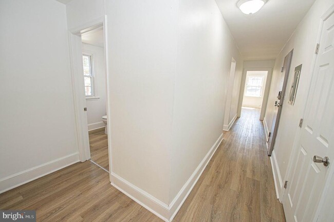 Building Photo - 308 N Division St
