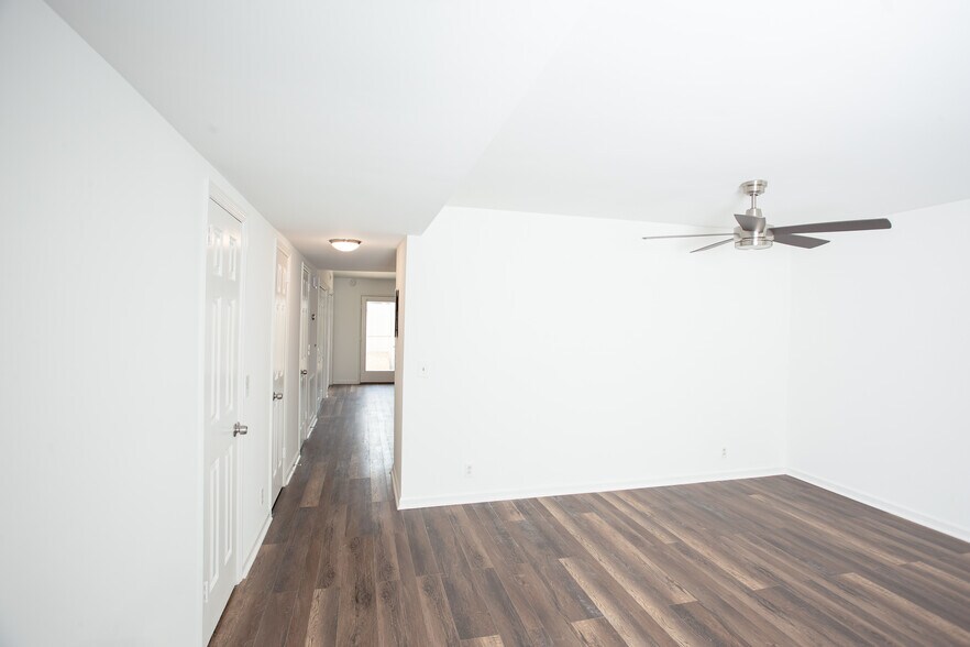 Building Photo - 4001 Anderson Rd