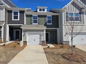 Building Photo - Like New townhome in Monroe!