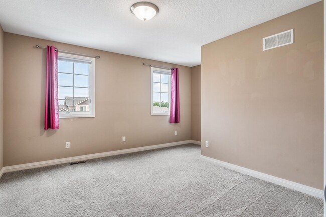 Building Photo - 625 Perolla Dr
