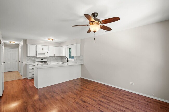 Building Photo - 519 Hillside Dr