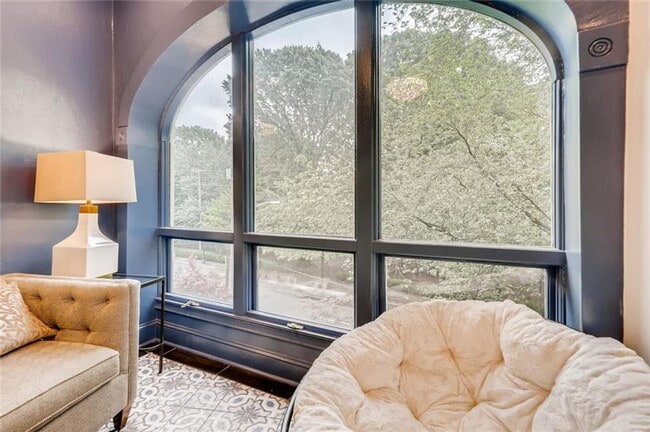 Building Photo - Stunning Furnished 3 Bedroom 3 Bath Condominium ON Piedmont Park!