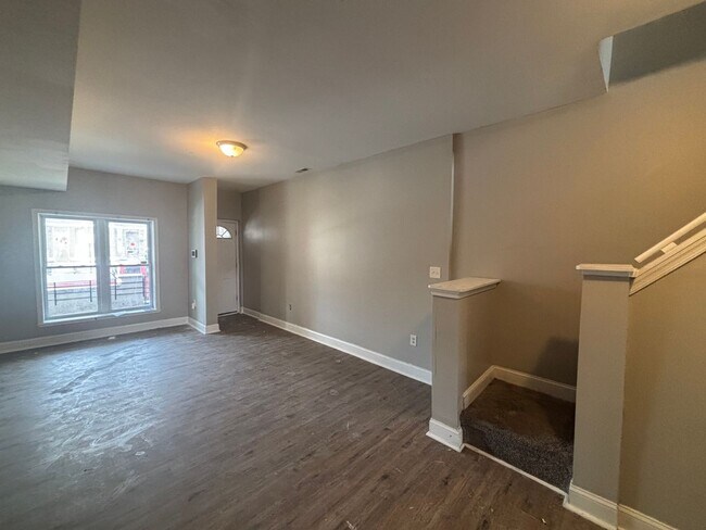 Building Photo - 3 Bedroom 2 Bathroom Townhome Available in 21216