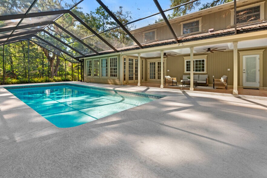 Building Photo - 11011 NW 12th Pl