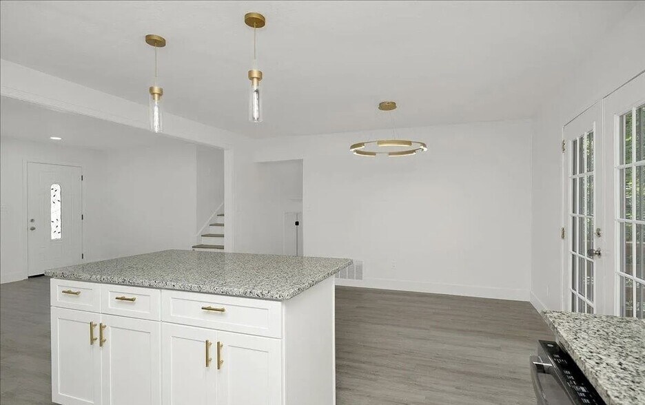 Building Photo - 5188 Goldmar Dr