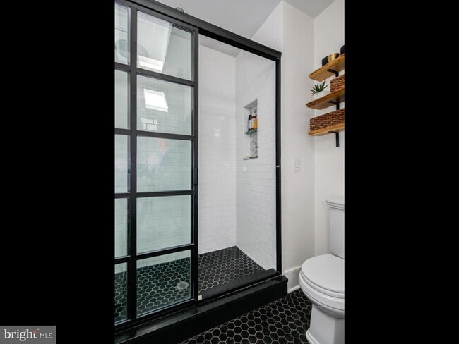 Building Photo - 1450 T St NW