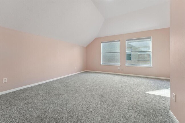 Building Photo - 14326 Tasmania Ct