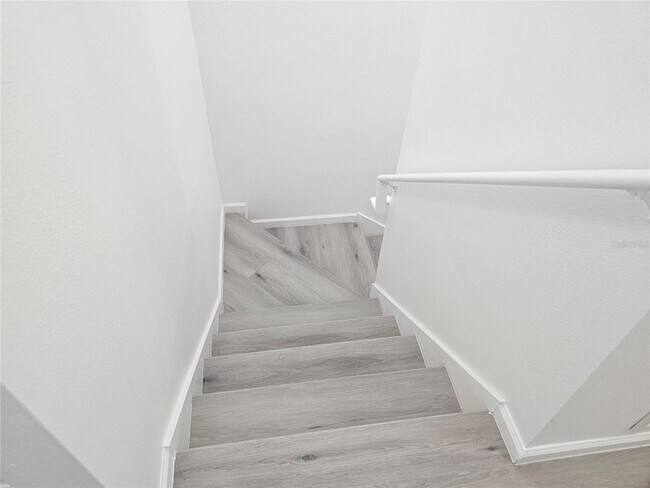 Building Photo - 9153 Oak Fern Dr