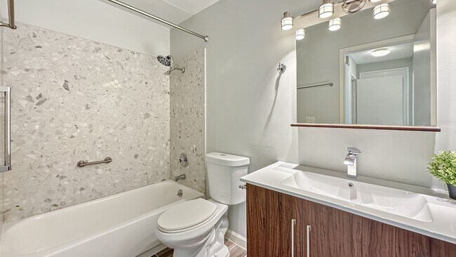 Building Photo - Exceptionally Renovated Corner Apartment at Watergate!