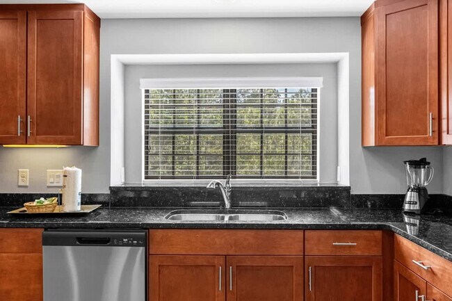 Building Photo - 14545 Damai Ln