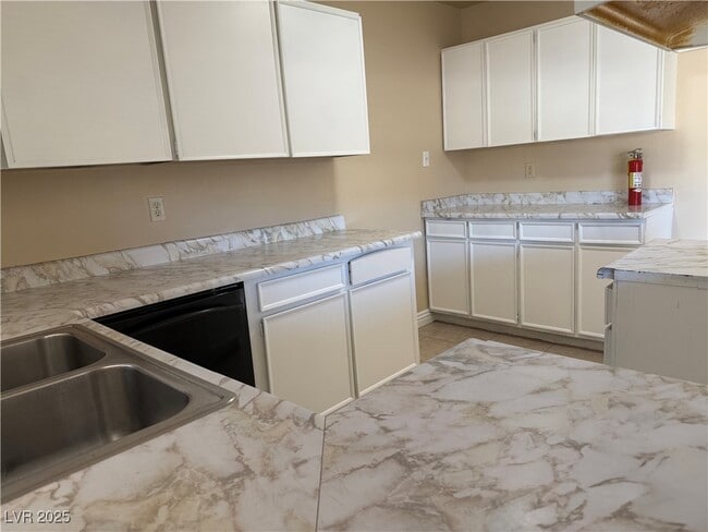 Building Photo - 4348 El Campana Way