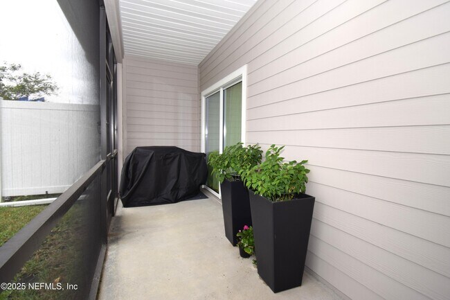 Building Photo - 6834 Golden Monarch Ave