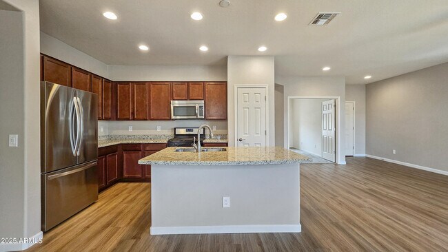 Building Photo - 17951 W Deer Creek Rd