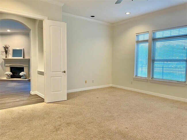 Building Photo - 9616 Hamilton Dr