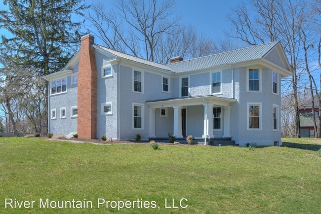 Primary Photo - 5 br, 3 bath House - 202 Washington Street